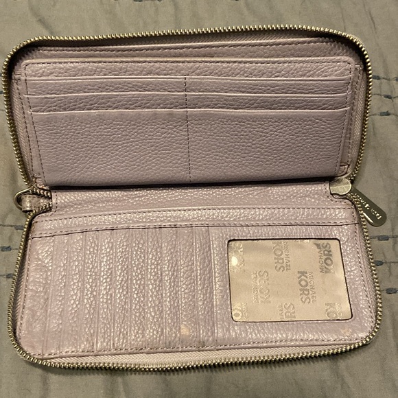 Lavender Michael Kors Wallet - Picture 2 of 5